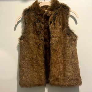 Girls faux fur vest